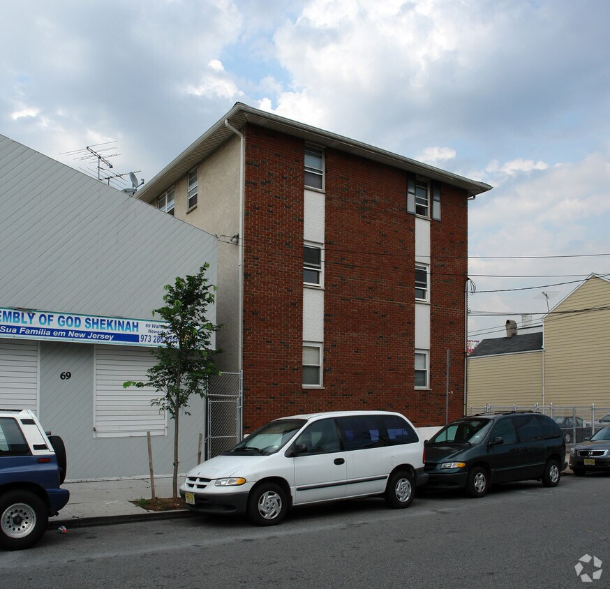 Building Photo - 71-73 Walnut St
