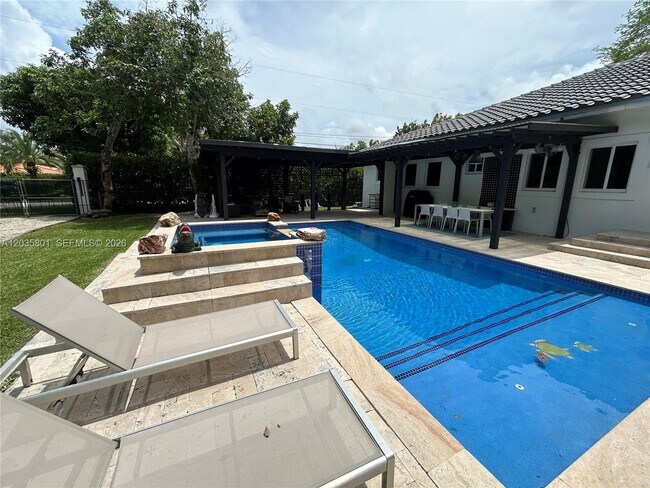 Foto del edificio - 12885 SW 77th Ave