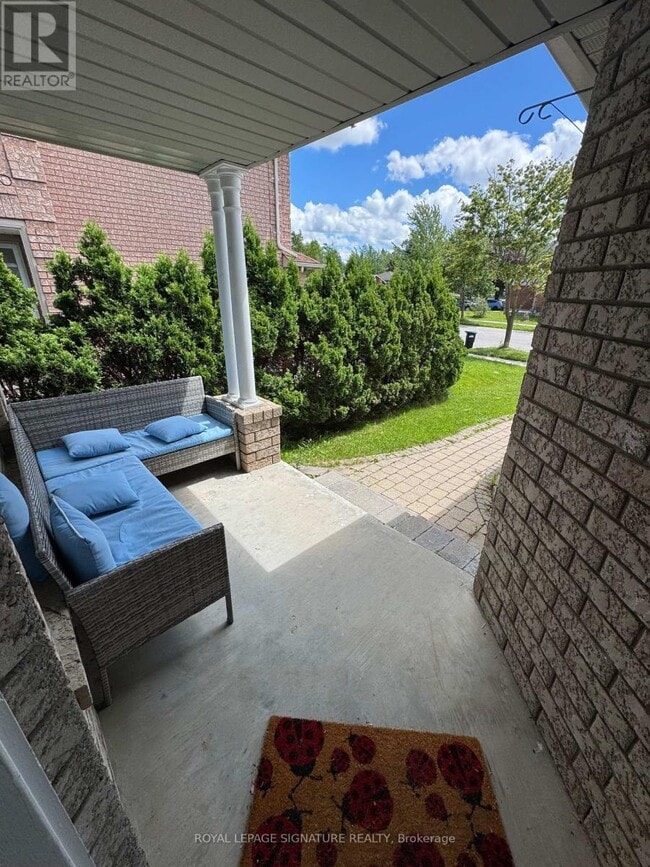 Building Photo - 118 Athabaska Rd