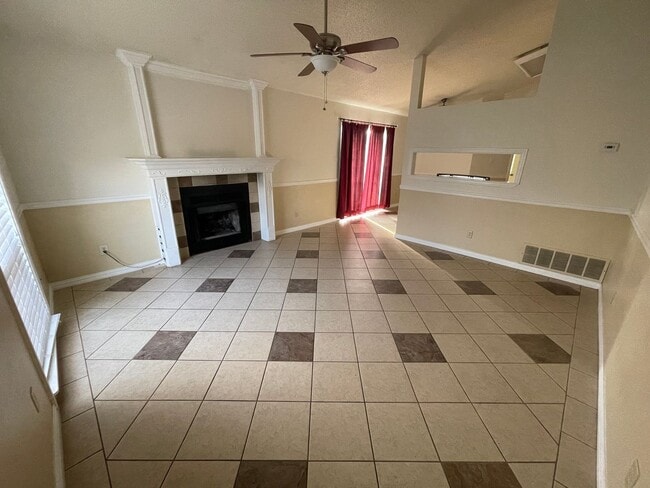Building Photo - 2301 Dickens Dr