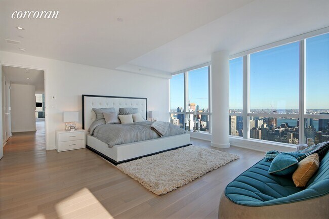 Building Photo - 400 Park Ave S