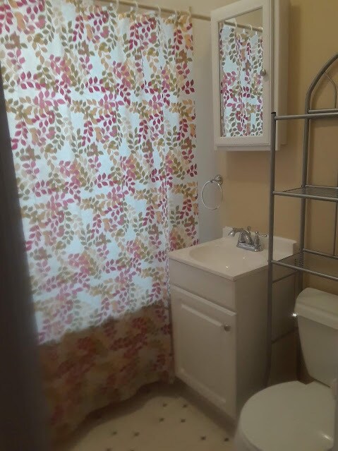 bathroom - 172 Hathaway St