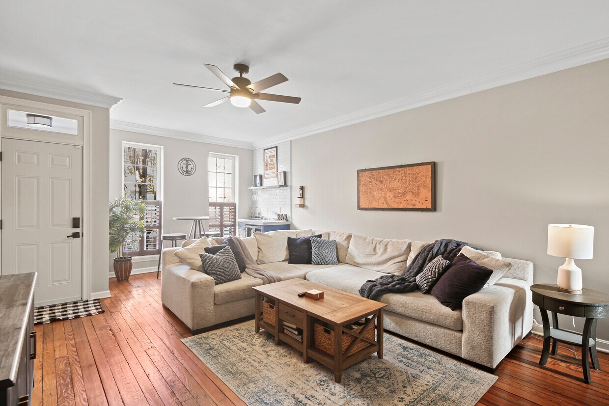 Primary Photo - 1410 S Hanover St