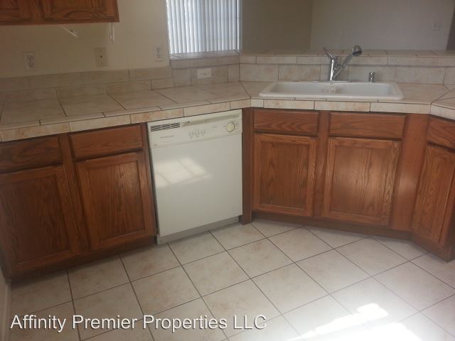 Building Photo - 498 Monaco Ln