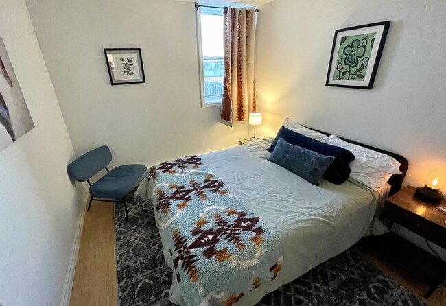 Photo du bâtiment - 153 Forest Rd