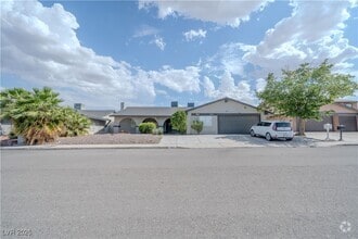 Building Photo - 1671 Sandalwood Ln