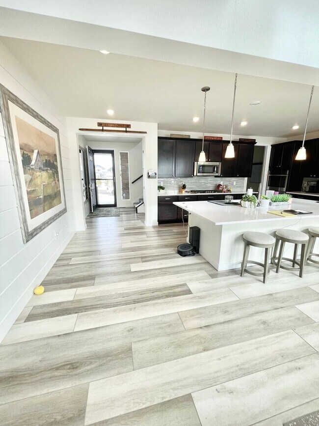 Foto del edificio - Immaculate Model Home for Rent -80016