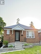 Building Photo - 32 Rothsay Ave