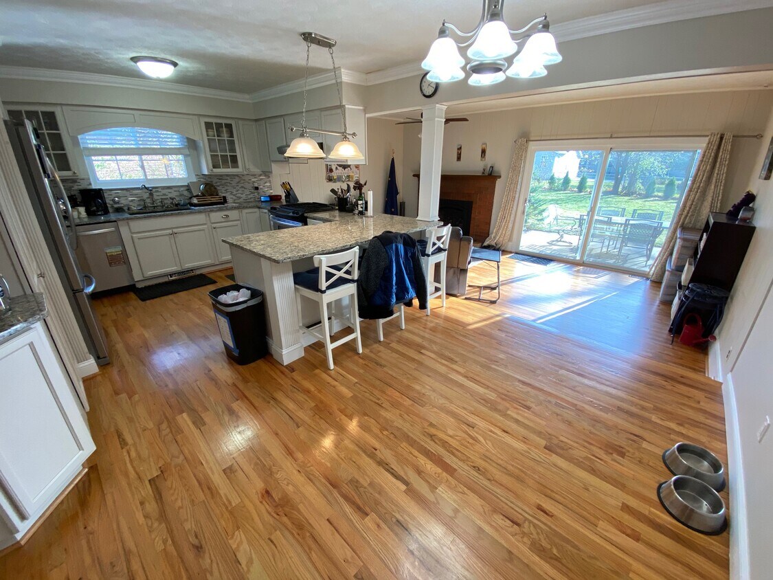 Building Photo - 1351 N Huron River Dr