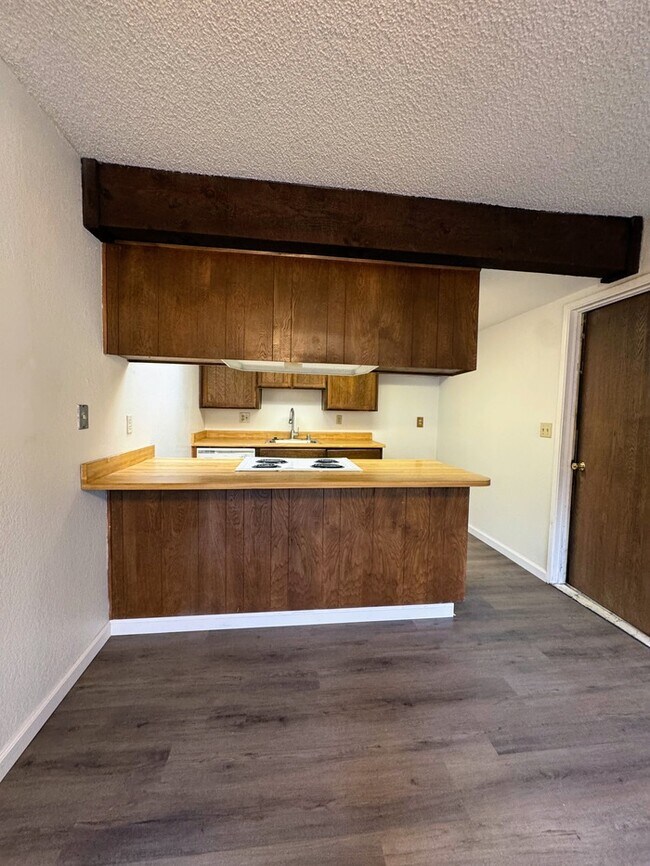 Foto del edificio - Spacious 2 Bedroom Duplex in Sacramento