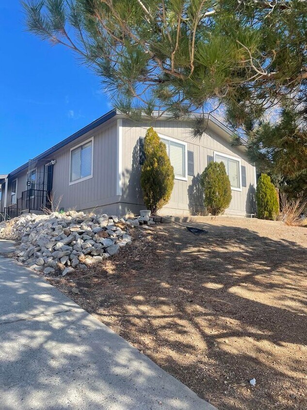 Primary Photo - Lovely home located Juniper Hills Communit...