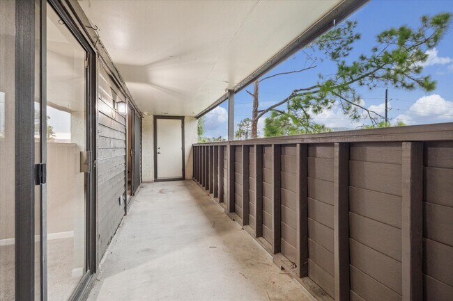 Building Photo - 3085 Walnut Bend Ln