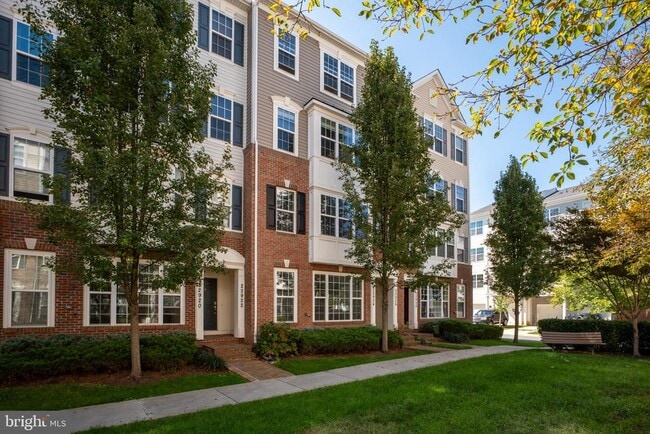 Building Photo - 22926 Spicebush Dr