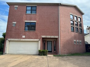 Building Photo - 9716 Linkmeadow Ln