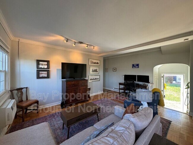 Building Photo - 3462 Martha Custis Dr