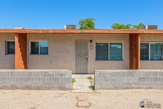 Building Photo - 880 W 22nd St