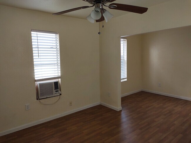 Living Room - 137 Roberts St