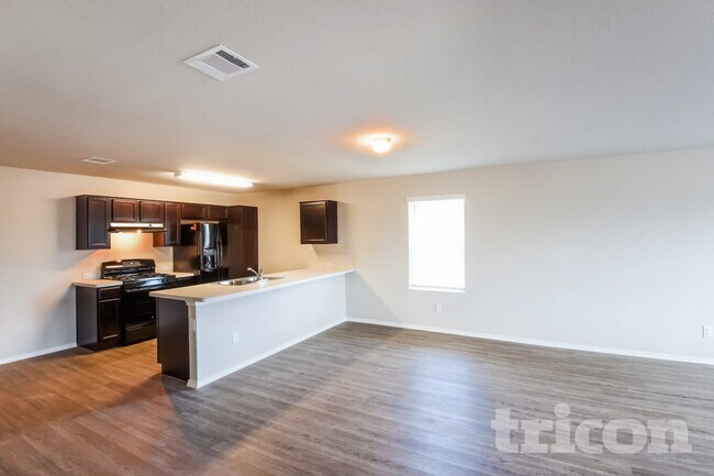 Foto del edificio - 9706 Marbach Hl