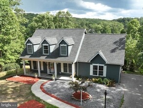 Building Photo - 202 Lakeside Loop