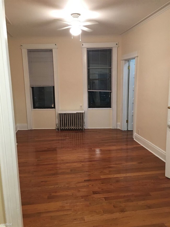 Foto del edificio - 7007 Myrtle Ave