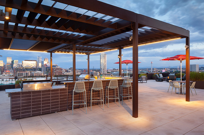 Rooftop Lounge - Studio LoHi Apartments