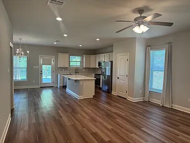 Foto del edificio - 1338 Shadow Bluff Dr