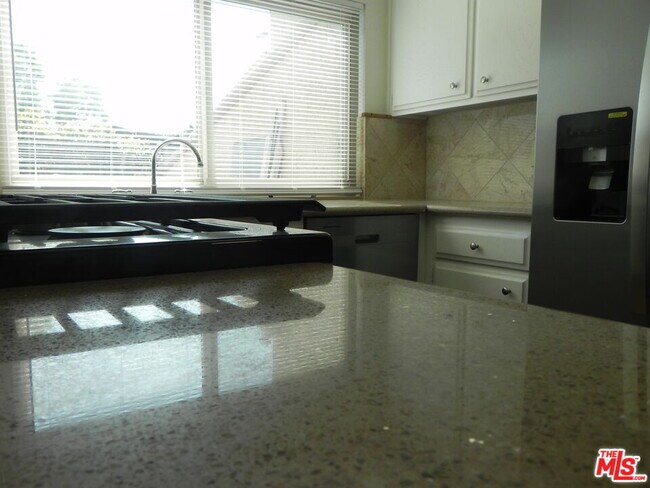 Foto del edificio - 879 Coriander Dr