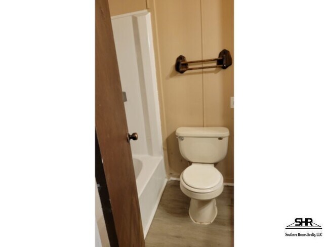 Foto del edificio - 809 S Hwy 29