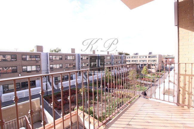Foto del edificio - ROCKAWAY AVENUE