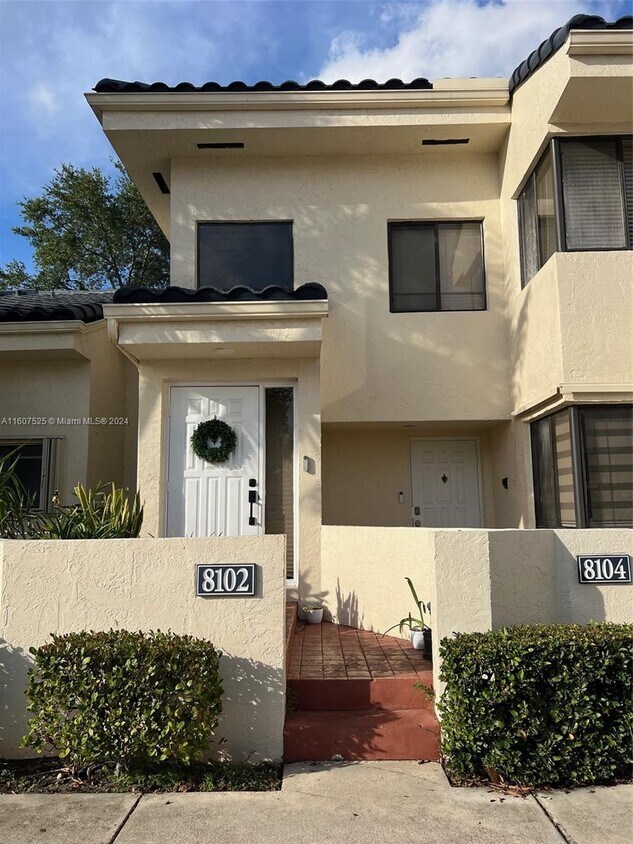 Primary Photo - 8102 NW 17th Manor