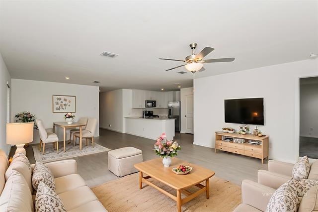 Foto del edificio - 2721 Mistwood Dr