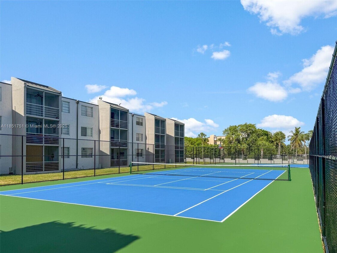 Foto principal - 14170 SW 84th St