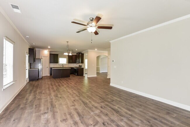 Building Photo - 5101 Rosewood Pl