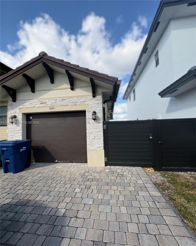 Building Photo - 15145 SW 30th St