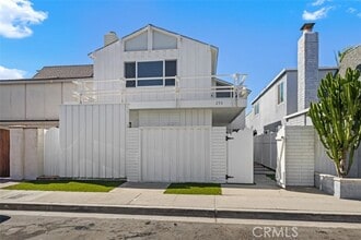 Building Photo - 255 Colton St