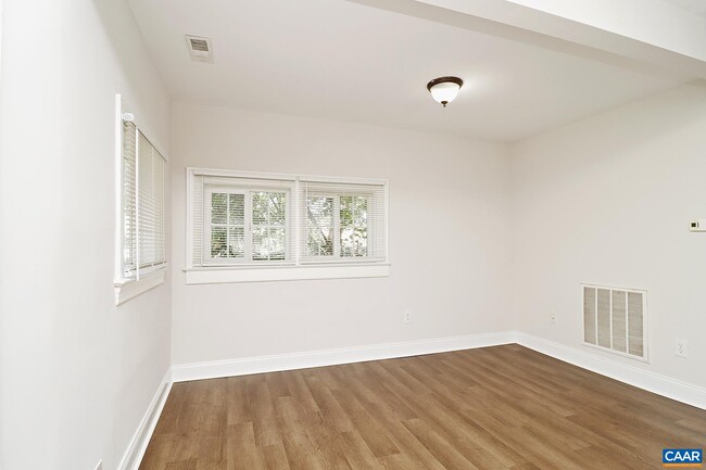Building Photo - 603 Altavista Ave