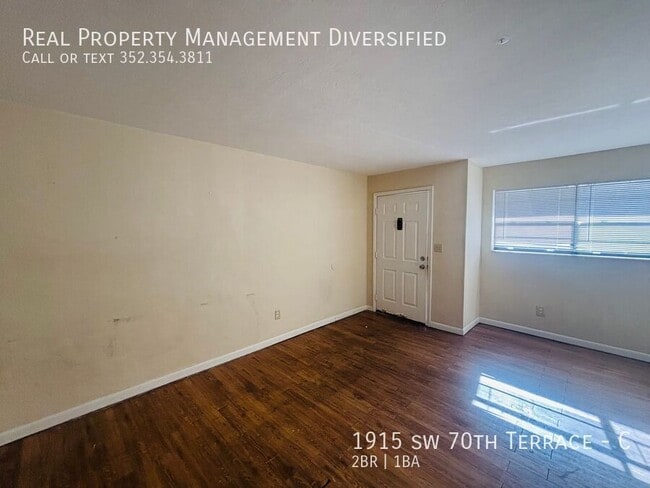 Building Photo - 1915 SW 70th Terrace