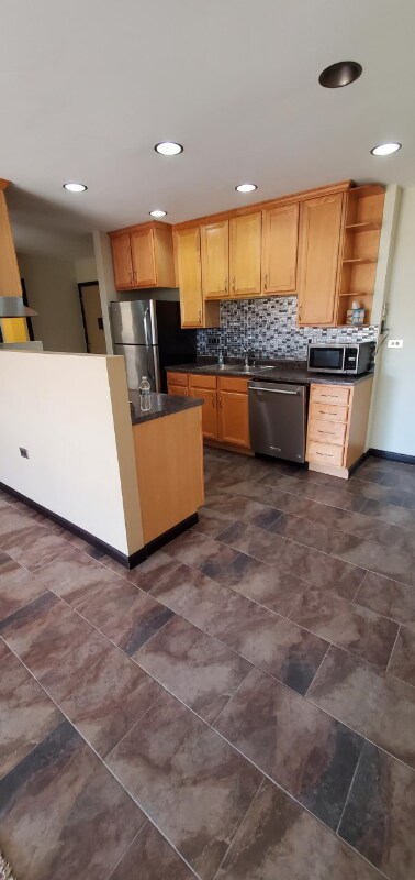 Foto del edificio - 8970 N Parkside Ave