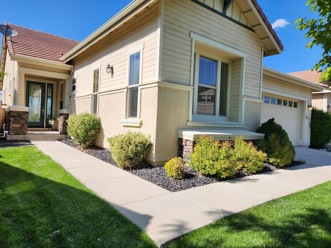 Primary Photo - 6086 Cielo Cir