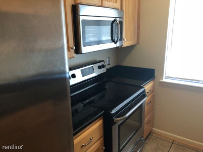 Building Photo - 2 br, 2.5 bath Townhome - 209 Mill Point Dr