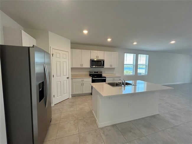 Foto del edificio - 800 Griffon Ave