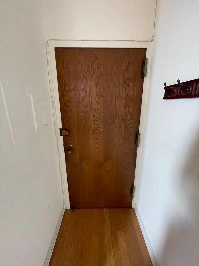 Building Photo - A one bedroom, one bath apartment located on the 5th floor of The Cairo in the heart of DuPont Ci...