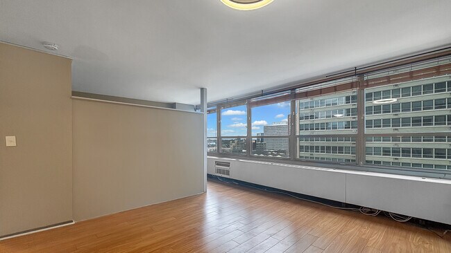 Building Photo - 3550 N Lake Shore Dr