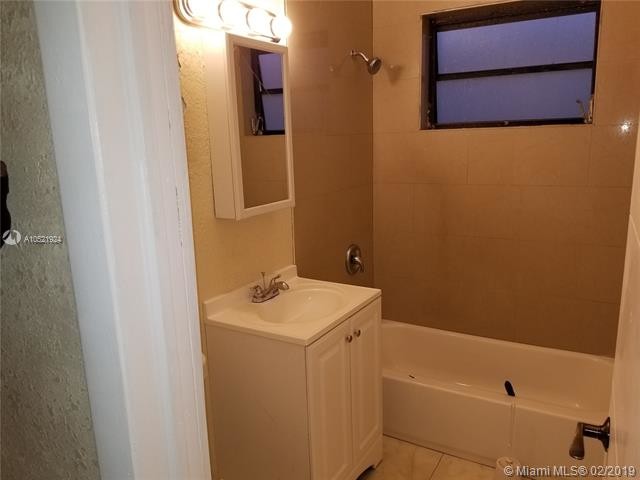 Foto del edificio - 1461 NE 118th St