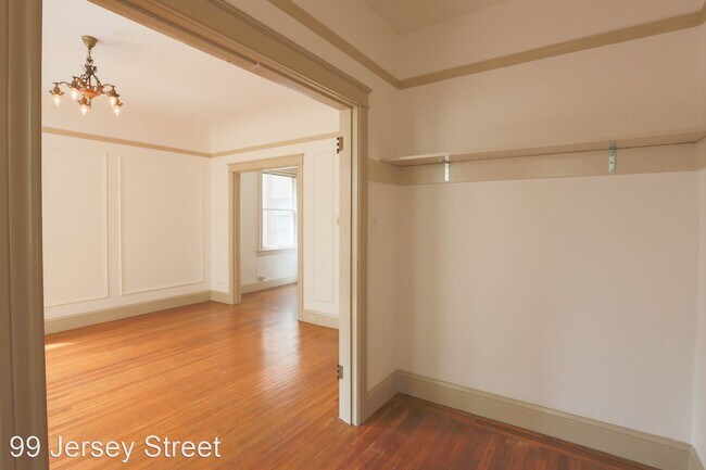 Building Photo - 99 Jersey St