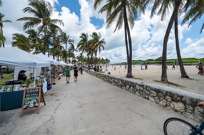 Foto del edificio - 441 Collins Ave