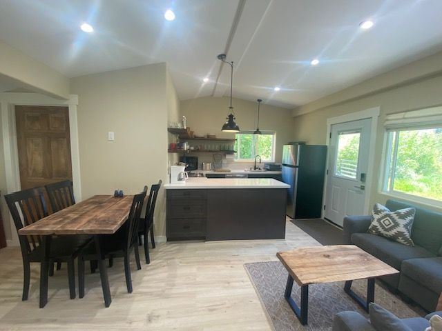 Building Photo - 3020 Jameson Beach Rd