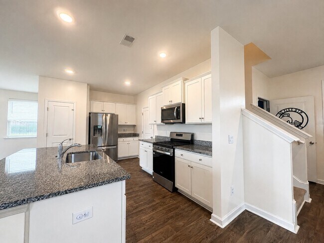 Foto del edificio - 169 Oakwood Blvd