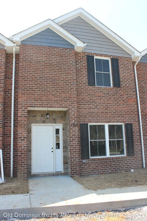 Foto principal - 3 br, 2.5 bath House - 165 Cedar Point Lane