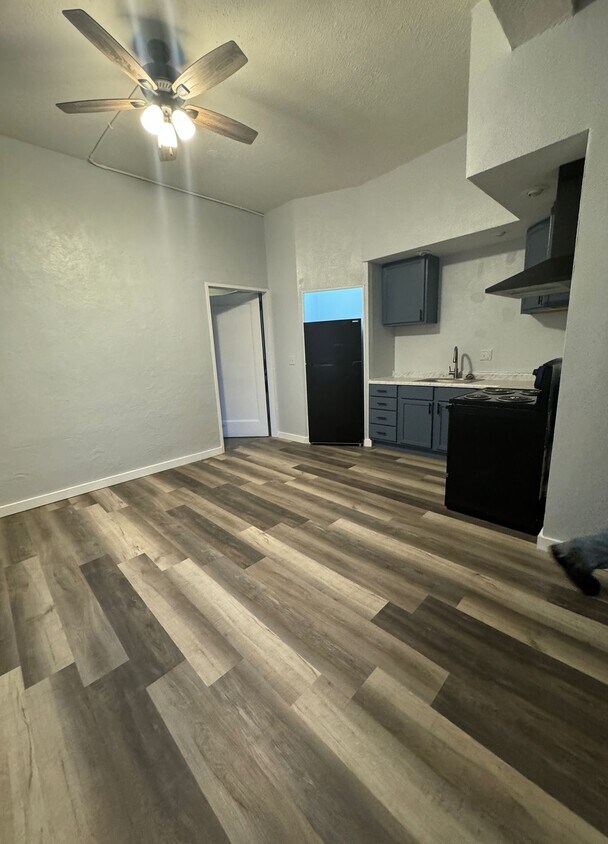 Foto principal - 3302 E Mishawaka Ave